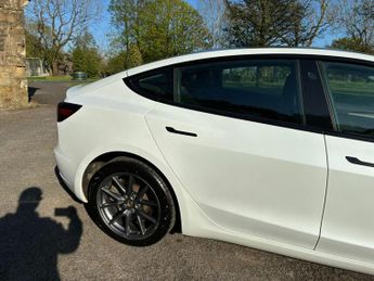 Tesla Model 3 Standard Range Plus Auto RWD 4dr