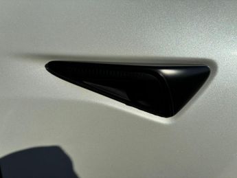 Tesla Model 3 Standard Range Plus Auto RWD 4dr
