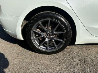 Tesla Model 3 Standard Range Plus Auto RWD 4dr
