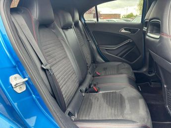 Mercedes-Benz A Class 2.1 A200d AMG Line (Premium Plus) 7G-DCT Euro 6 (s/s) 5dr
