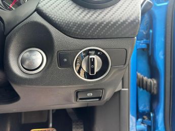 Mercedes-Benz A Class 2.1 A200d AMG Line (Premium Plus) 7G-DCT Euro 6 (s/s) 5dr