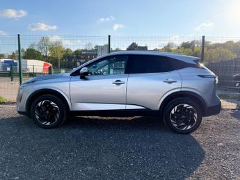 Nissan Qashqai 1.3 DIG-T MHEV N-Connecta XTRON Euro 6 (s/s) 5dr