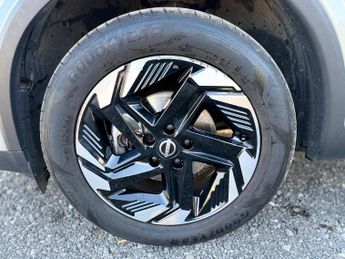 Nissan Qashqai 1.3 DIG-T MHEV N-Connecta XTRON Euro 6 (s/s) 5dr