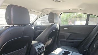 Jaguar XE 2.0d Prestige Auto Euro 6 (s/s) 4dr