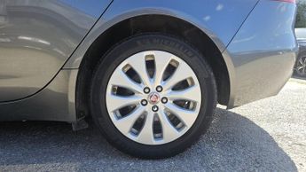 Jaguar XE 2.0d Prestige Auto Euro 6 (s/s) 4dr
