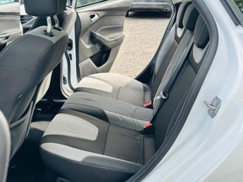 Ford Focus 1.0T EcoBoost Zetec Euro 5 (s/s) 5dr