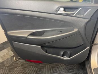 Hyundai TUCSON 1.6 T-GDi SE Nav DCT Euro 6 (s/s) 5dr