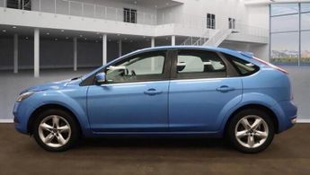 Ford Focus 1.6 Zetec Hatchback 5dr Petrol Automatic (184 g/km, 99 bhp)