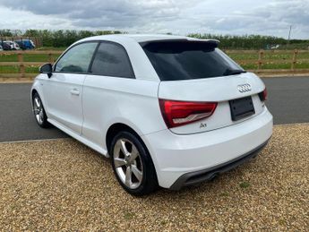 Audi A1 1.0 TFSI S line Hatchback 3dr Petrol S Tronic Euro 6 (s/s) (Nav)