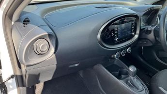Toyota Aygo X 1.0 VVT-i Pure x-shift Euro 6 (s/s) 5dr