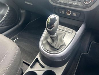 Hyundai I10 i10 1.2 Premium Hatchback 5dr Petrol Auto Euro 6 (s/s) (79 ps)