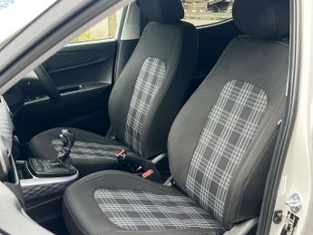 Hyundai i10 1.2 Premium Hatchback 5dr Petrol Auto Euro 6 (s/s) (79 ps)