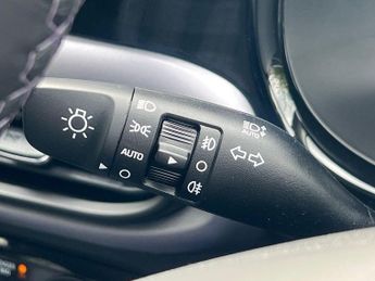 Hyundai i10 1.2 Premium Hatchback 5dr Petrol Auto Euro 6 (s/s) (79 ps)