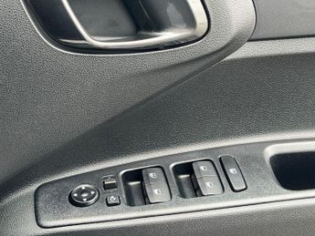 Hyundai i10 1.2 Premium Hatchback 5dr Petrol Auto Euro 6 (s/s) (79 ps)