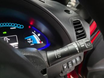 Nissan Leaf 24kWh Acenta Auto 5dr