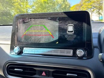 Hyundai KONA 64kWh Premium Auto 5dr (10.5kW Charger)