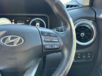 Hyundai KONA 64kWh Premium Auto 5dr (10.5kW Charger)