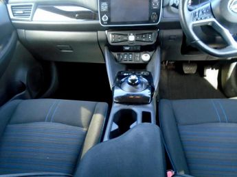 Nissan Leaf 39kWh N-Connecta Auto 5dr