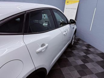 Jaguar E-PACE 2.0 D150 Euro 6 (s/s) 5dr