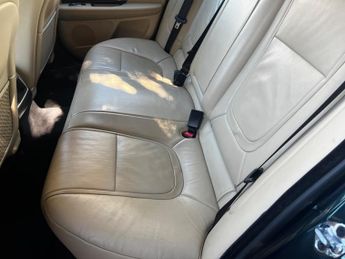 Jaguar XF 2.2d Luxury Saloon 4dr Diesel Auto Euro 5 (s/s) (163 ps)