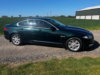 Jaguar XF 2.2d Luxury Saloon 4dr Diesel Auto Euro 5 (s/s) (163 ps)