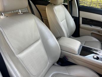 Jaguar XF 2.2d Luxury Saloon 4dr Diesel Auto Euro 5 (s/s) (163 ps)