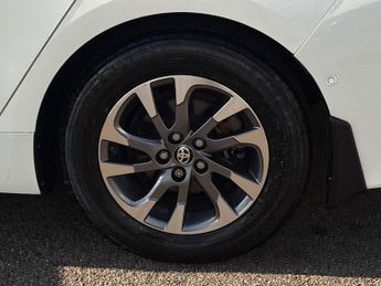 Toyota Prius 1.8 VVT 8.8kWh Excel Hatchback 5dr Petrol Plug-in Hybrid CVT Eur