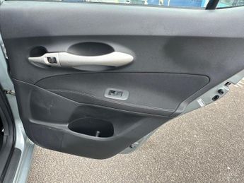 Toyota Auris 1.33 VVT-i TR (s/s) 5dr