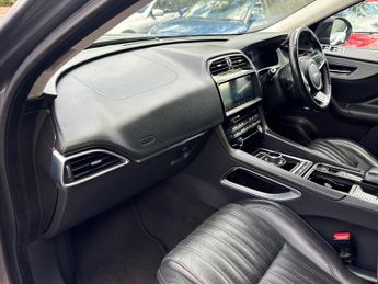 Jaguar F-PACE 2.0 D180 Portfolio Auto AWD Euro 6 (s/s) 5dr