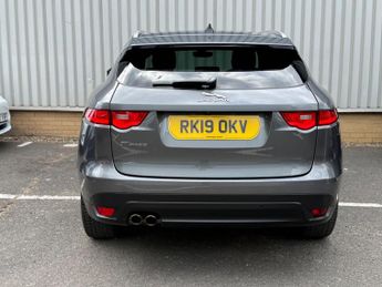 Jaguar F-PACE 2.0 D180 Portfolio Auto AWD Euro 6 (s/s) 5dr