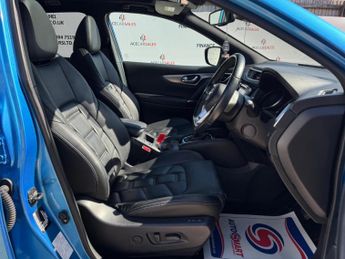 Nissan Qashqai 1.6 dCi Tekna+ XTRON Euro 6 (s/s) 5dr