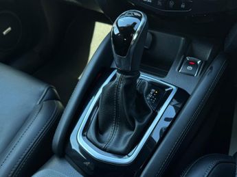 Nissan Qashqai 1.6 dCi Tekna+ XTRON Euro 6 (s/s) 5dr