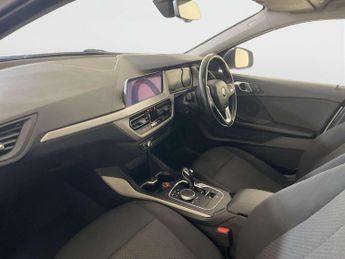 BMW 1 Series 1.5 118i SE Hatchback 5dr Petrol DCT Euro 6 (s/s) (140 ps)
