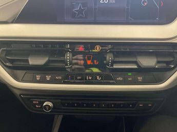 BMW 1 Series 1.5 118i SE Hatchback 5dr Petrol DCT Euro 6 (s/s) (140 ps)