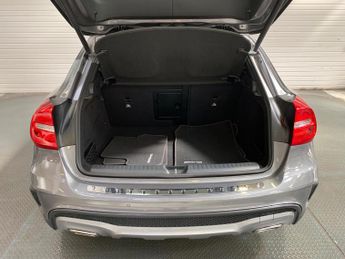 Mercedes-Benz GLA 2.1 GLA220 CDI AMG Line 7G-DCT 4MATIC Euro 6 (s/s) 5dr