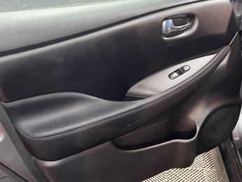 Nissan Leaf 40kWh Acenta Auto 5dr