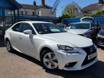 Lexus IS 2.5 300h SE Saloon 4dr Petrol Hybrid E-CVT Euro 5 (s/s) (223 ps)