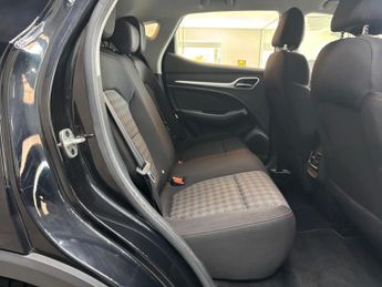 MG MG ZS 72.6kWh SE Long Range Auto 5dr