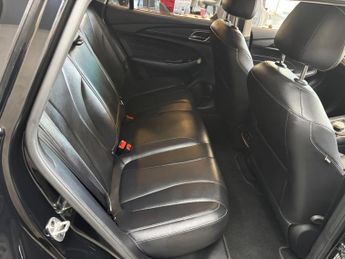 MG MG5 61.1kWh Exclusive Long Range Auto 5dr