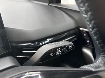 MG MG4 51kWh SE Auto 5dr