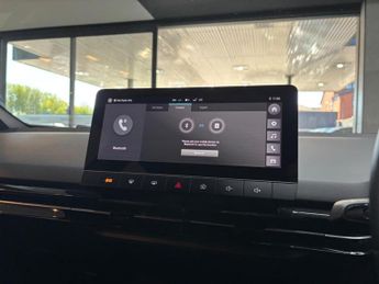 MG MG4 51kWh SE Auto 5dr