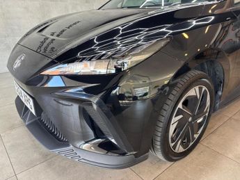MG MG4 51kWh SE Auto 5dr