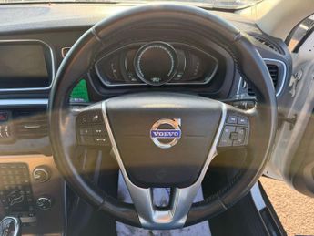 Volvo V40 Cross Country 2.0 T5 Lux Nav Hatchback 5dr Petrol Auto AWD Euro 6 (s/s) (245 p