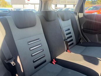 Ford Focus 1.6 TDCi DPF Zetec 5dr