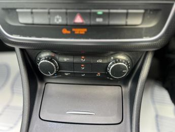 Mercedes-Benz A Class 1.5 A180 CDI SE 7G-DCT Euro 5 (s/s) 5dr