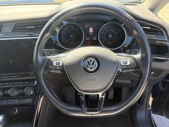 Volkswagen Touran 1.5 TSI EVO SEL DSG Euro 6 (s/s) 5dr