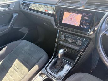 Volkswagen Touran 1.5 TSI EVO SEL DSG Euro 6 (s/s) 5dr