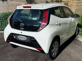TOYOTA AYGO 1.0 VVT-i x-play Hatchback 5dr Petrol x-shift Euro 5 Euro 5 (68 