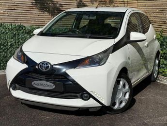 TOYOTA AYGO 1.0 VVT-i x-play Hatchback 5dr Petrol x-shift Euro 5 Euro 5 (68 