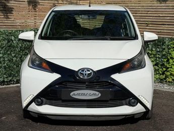 TOYOTA AYGO 1.0 VVT-i x-play Hatchback 5dr Petrol x-shift Euro 5 Euro 5 (68 
